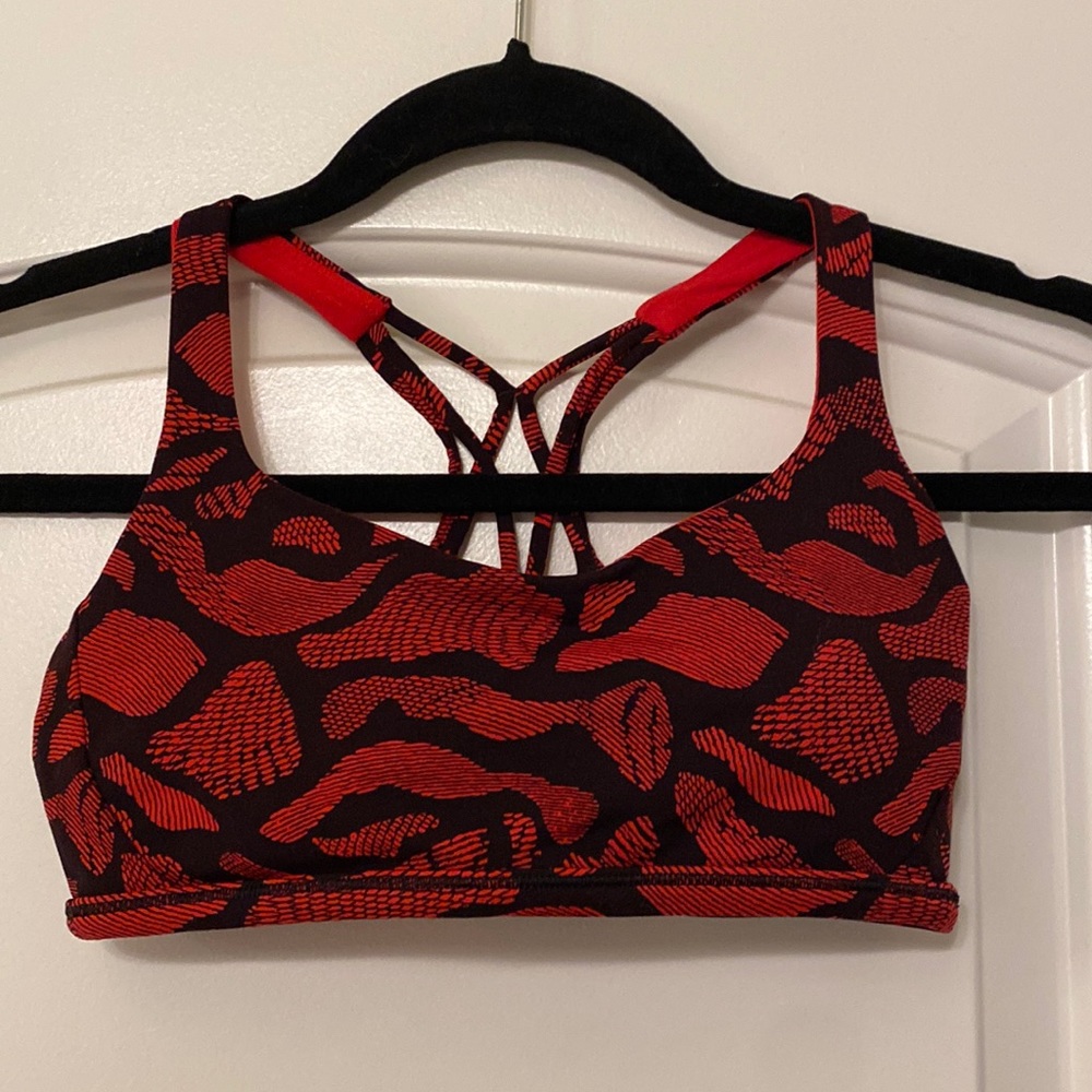 Lululemon strappy sport bra size 4 red black